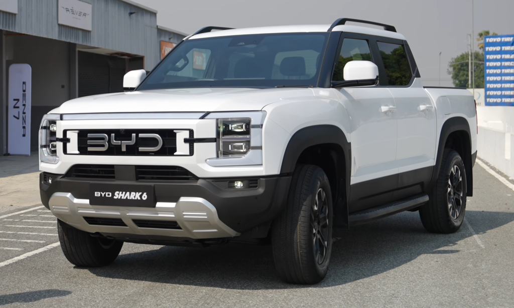 BYD Shark 6 DMO Aurora White Pickup Truck